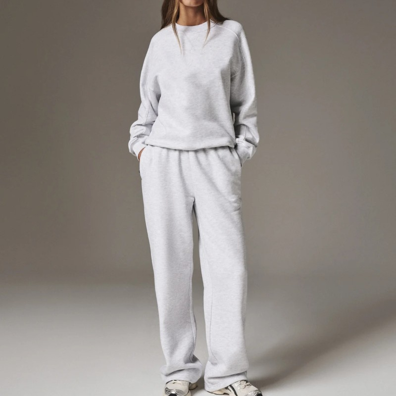 Custom Women's 2-Piece Sweatsuit Set | Crew Neck Sweatshirt & Sweatpants | Polyester Cotton Loose Fit OEM Manufacturer Sialkot Pakistan