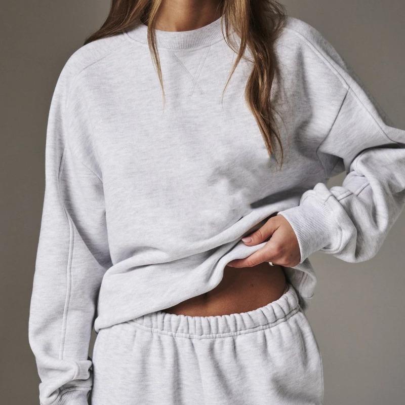 Custom Women's 2-Piece Sweatsuit Set | Crew Neck Sweatshirt & Sweatpants | Polyester Cotton Loose Fit OEM Manufacturer Sialkot Pakistan