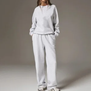 Custom Women's 2-Piece Sweatsuit Set | Crew Neck Sweatshirt &amp; Sweatpants | Polyester Cotton Loose Fit OEM Manufacturer Sialkot Pakistan