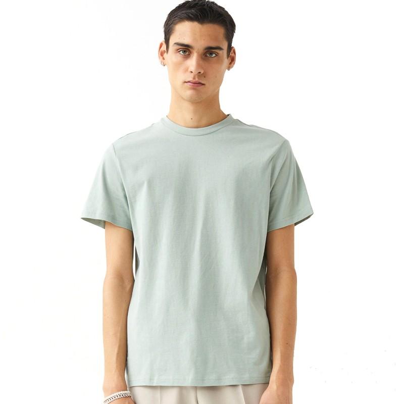 Lightweight breathable skin for maximum all day comfort.